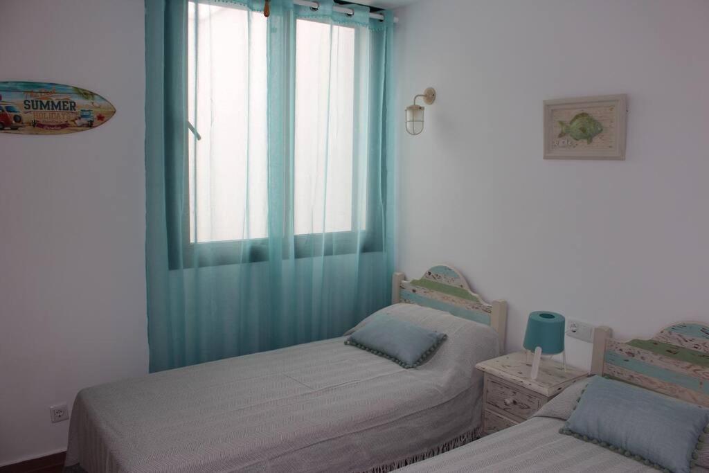 Precioso Apartamento En Complejo Con Piscina Cala' en Bosch Bagian luar foto